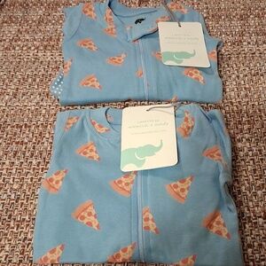 TWO MONICA + ANDY FOOTED ONE PIECE PAJAMAS PIZZA ON LIGHT BLUE 6-9‎ MONTHS